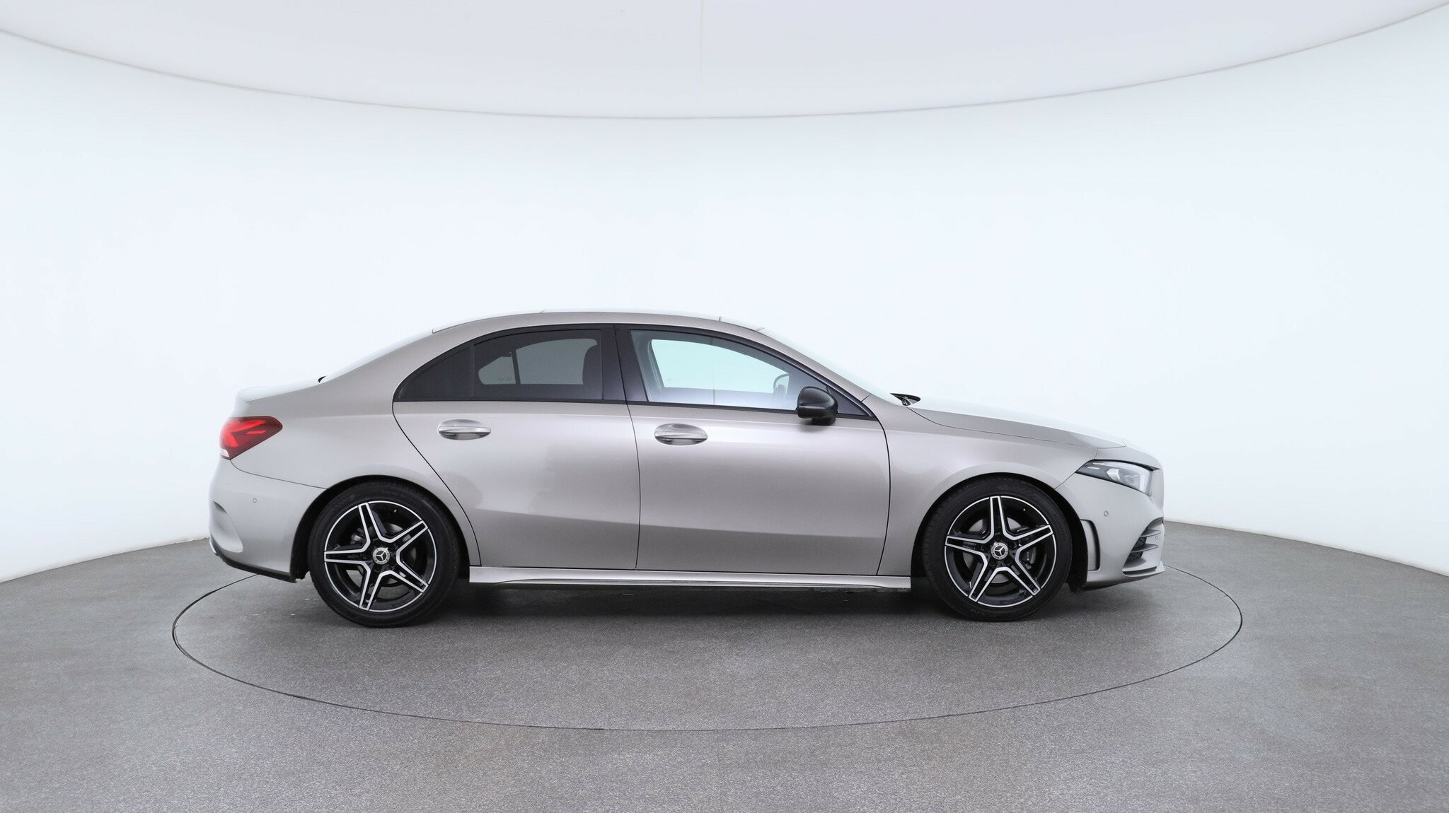 Mercedes Benz A-class image 3