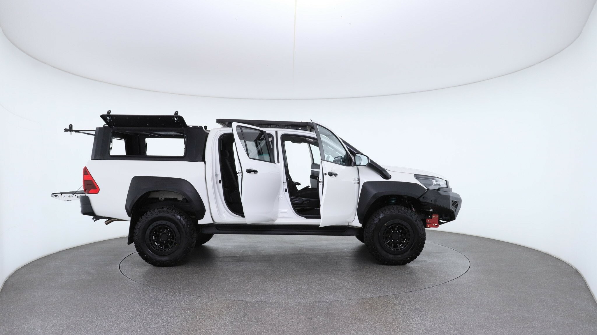 Toyota Hilux image 4