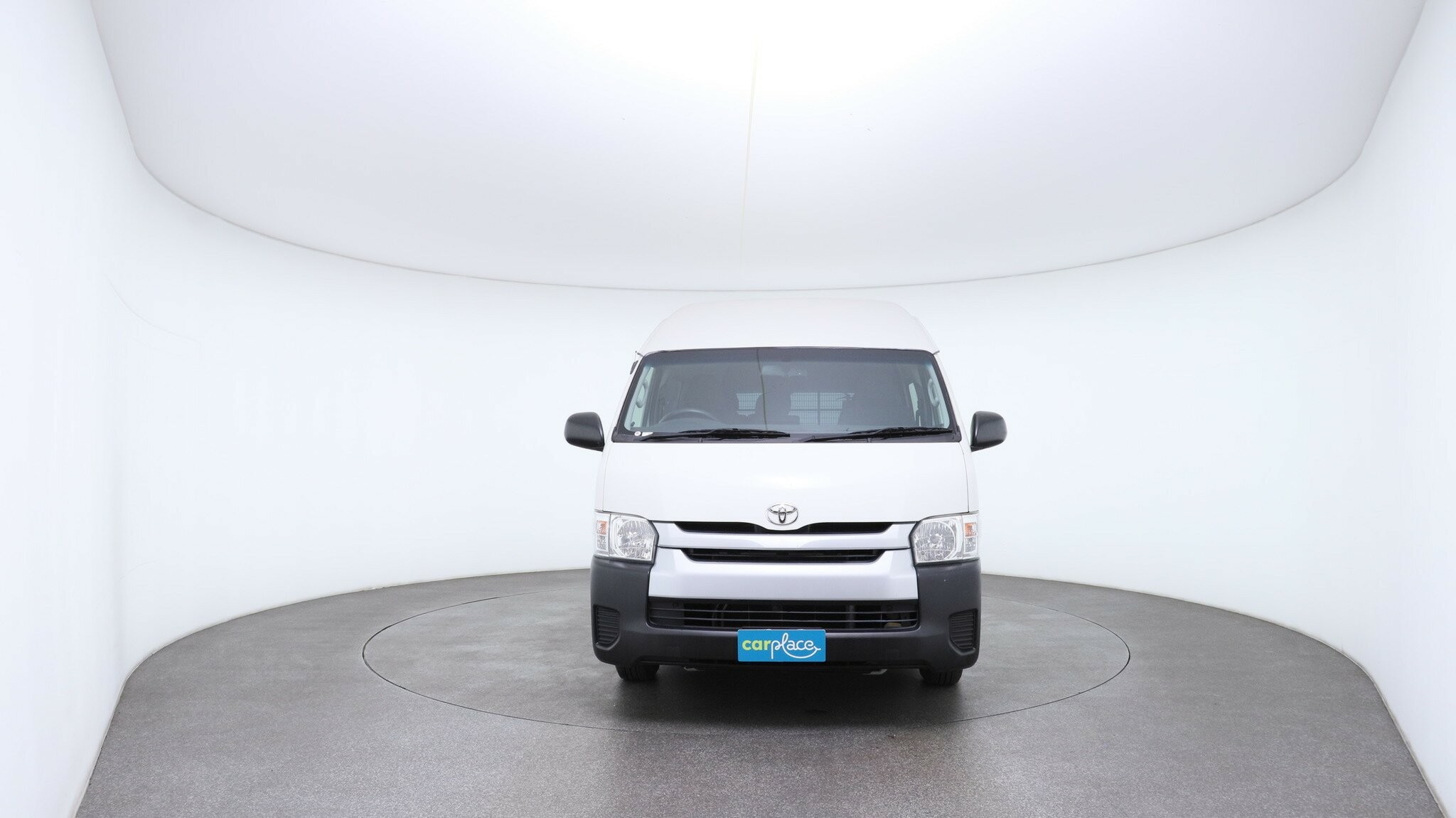 Toyota Hiace image 2