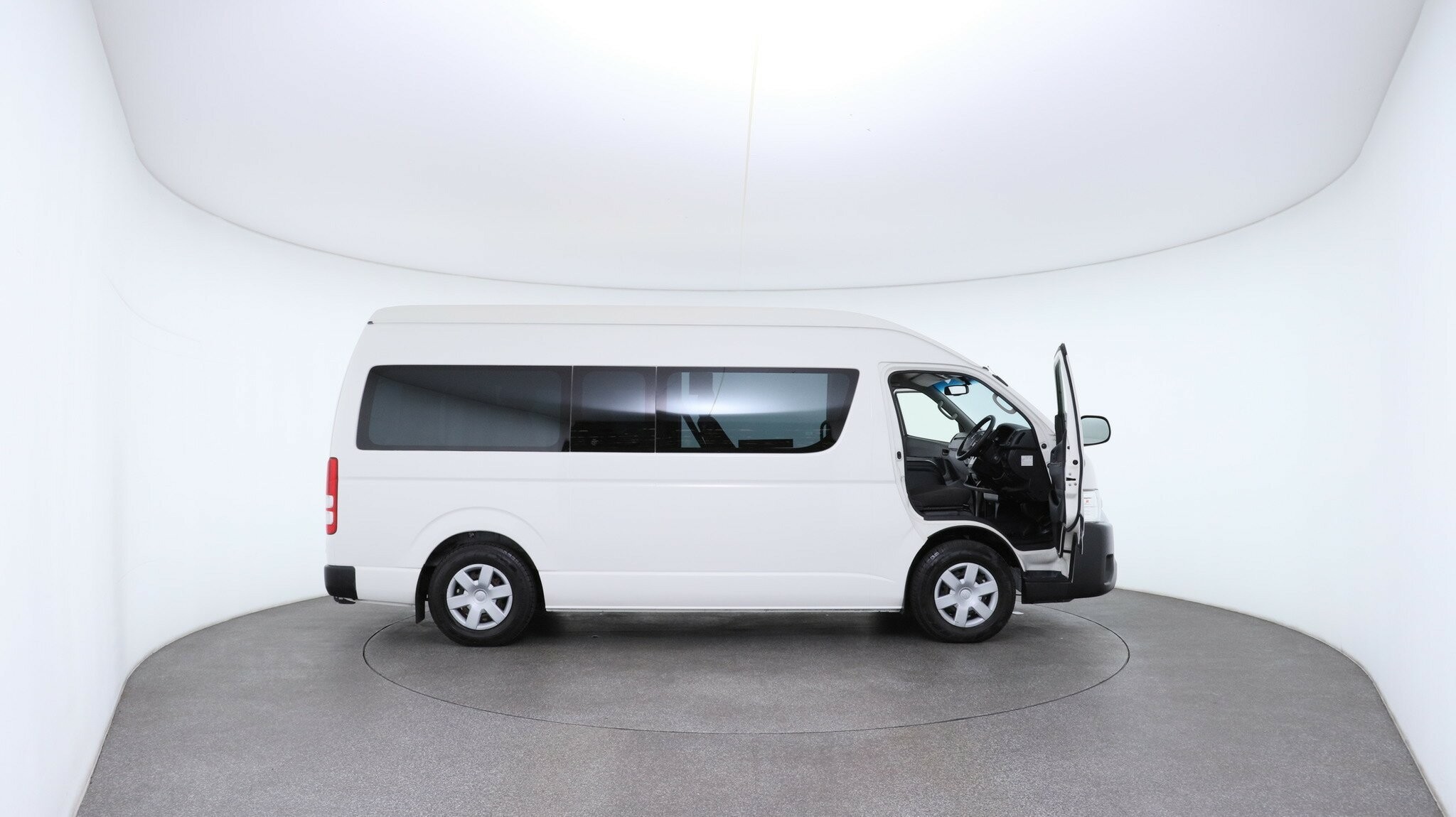 Toyota Hiace image 4