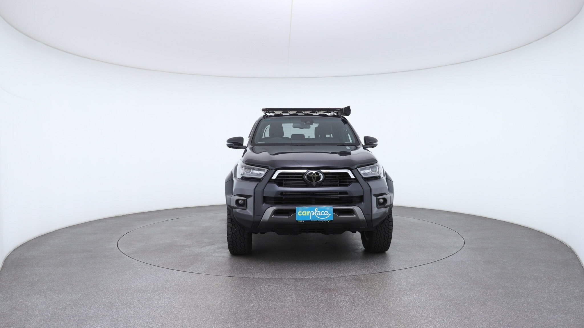 Toyota Hilux image 2