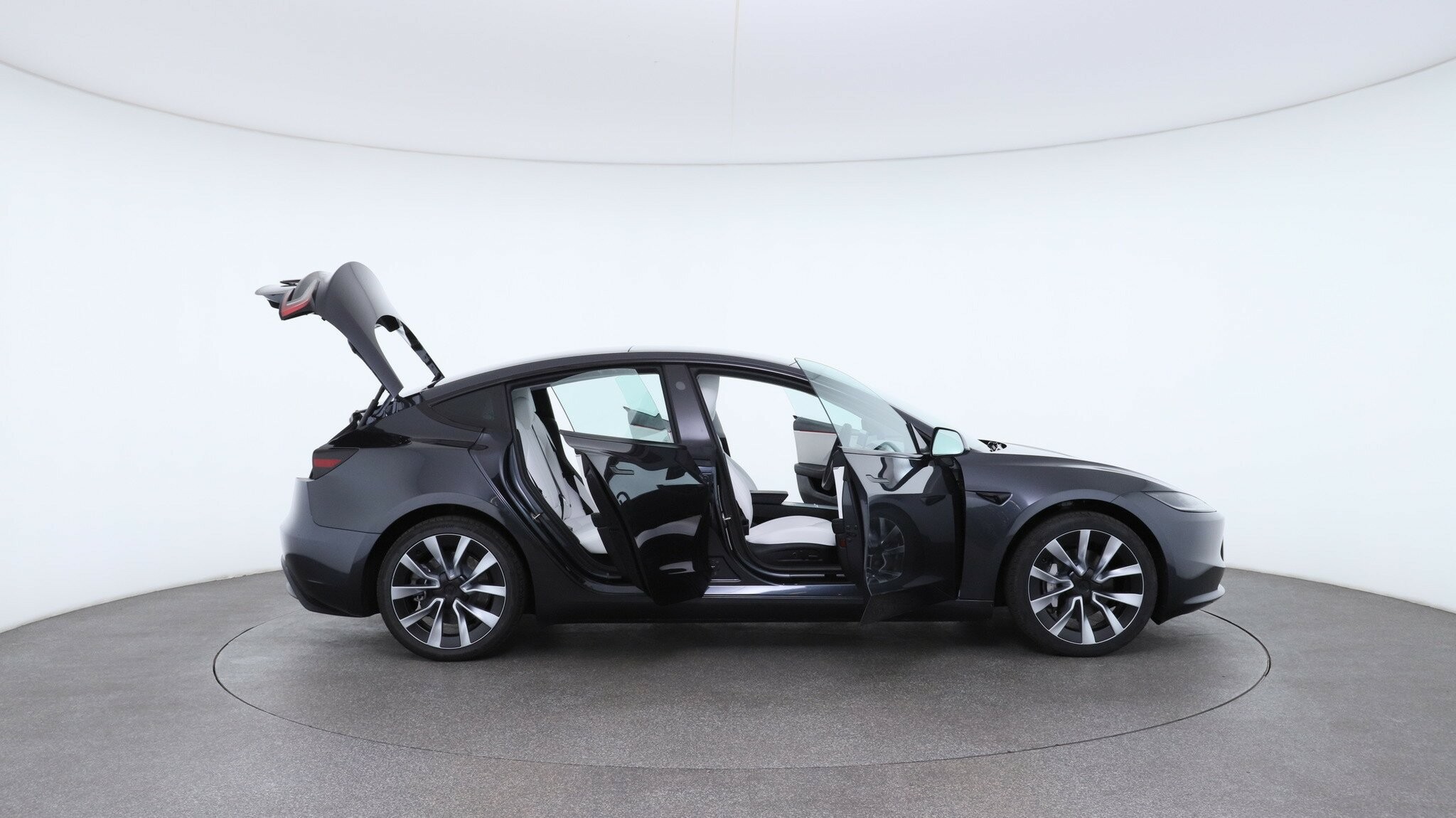 Tesla Model 3 image 4