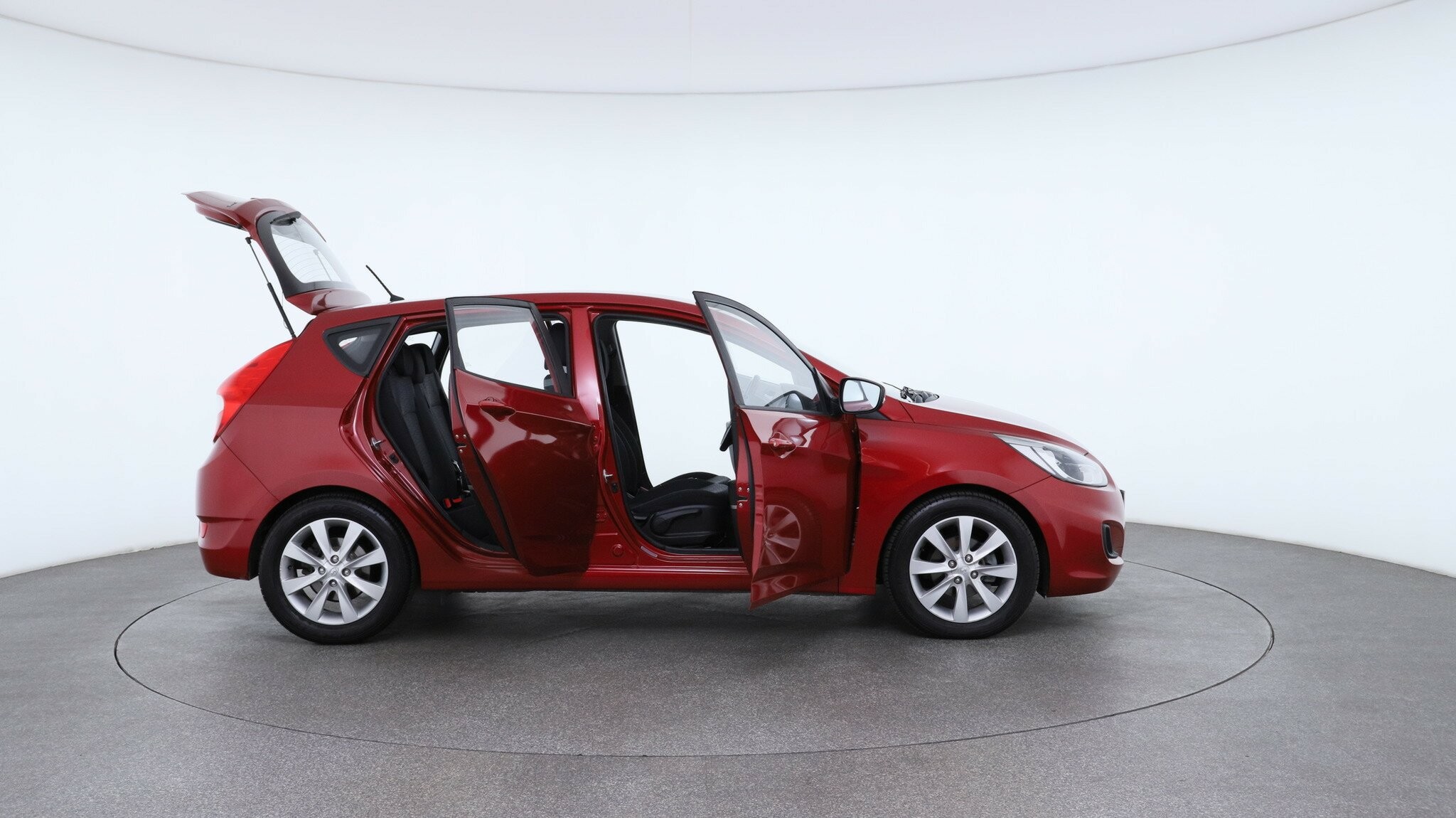 Hyundai Accent image 4