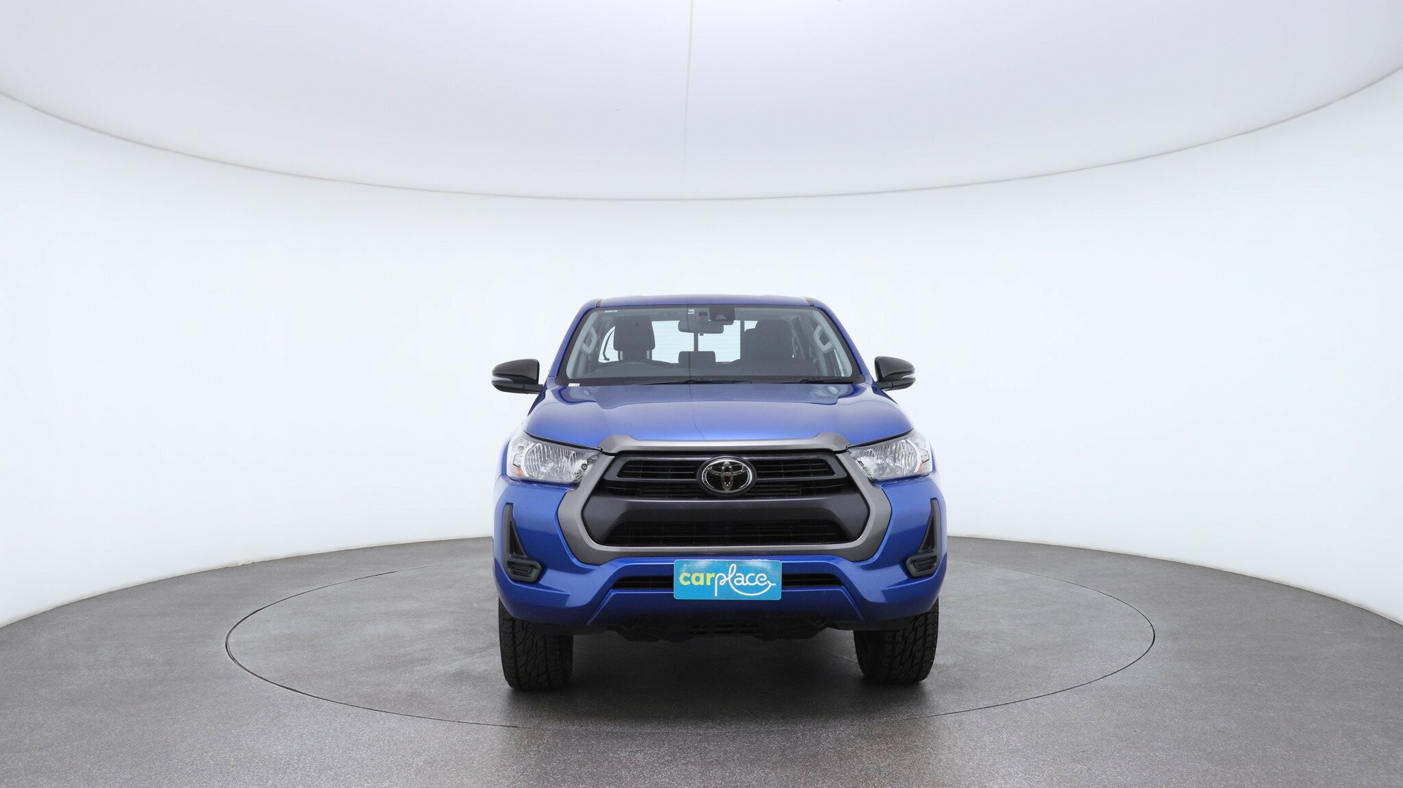 Toyota Hilux image 2