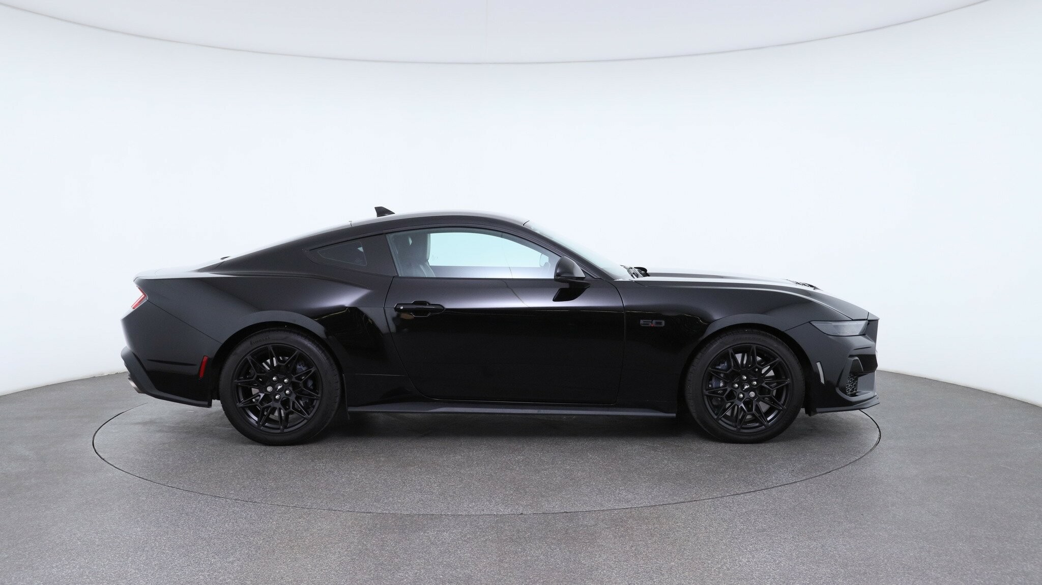 Ford Mustang image 4