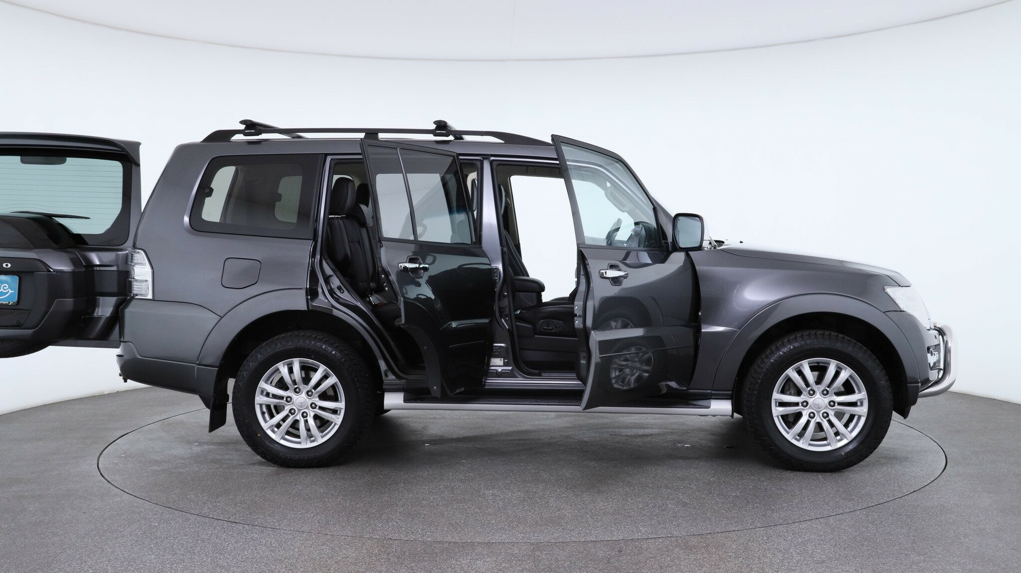 Mitsubishi Pajero image 4