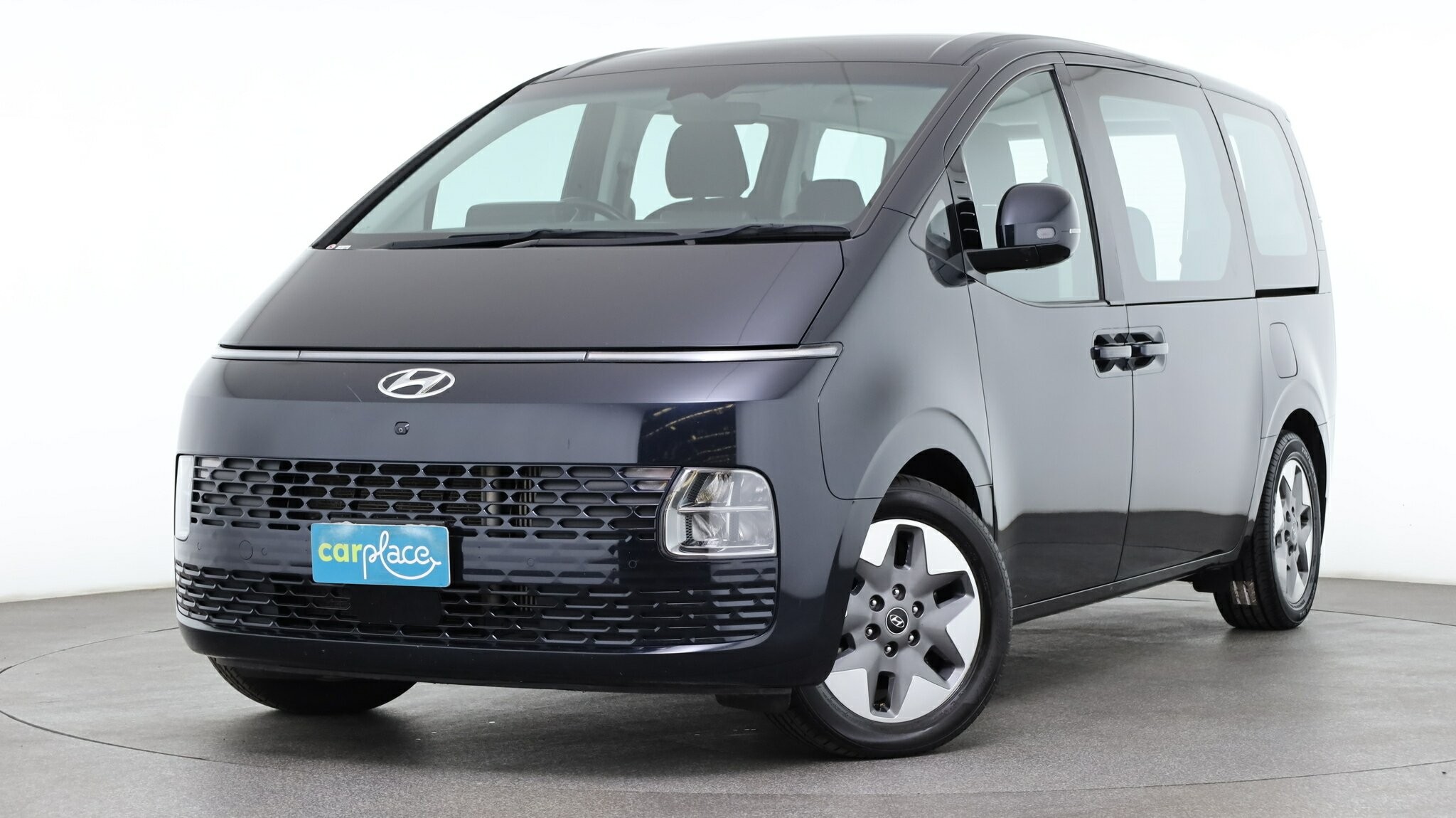 Hyundai Staria image 1