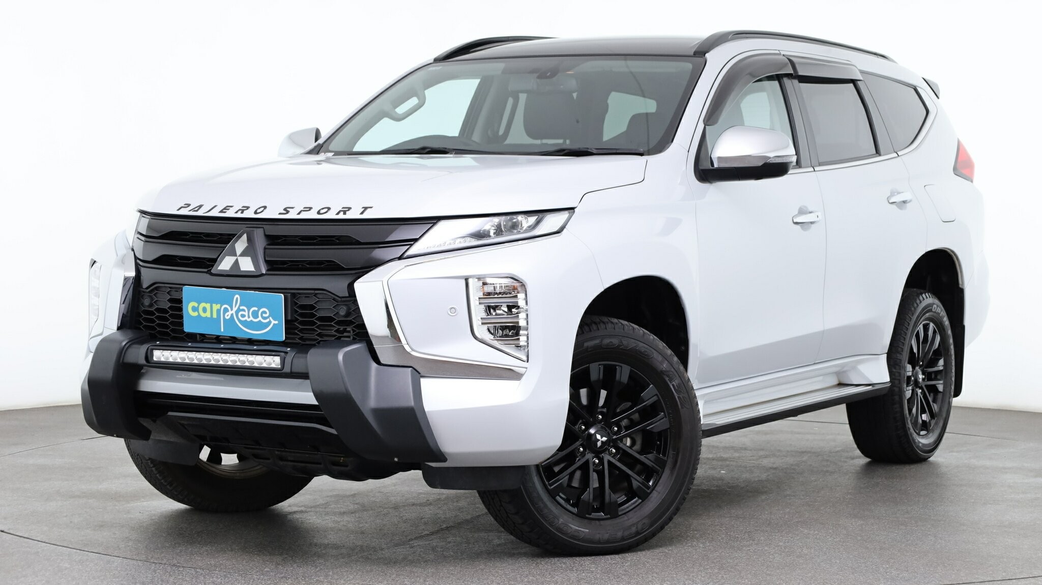Mitsubishi Pajero Sport image 1