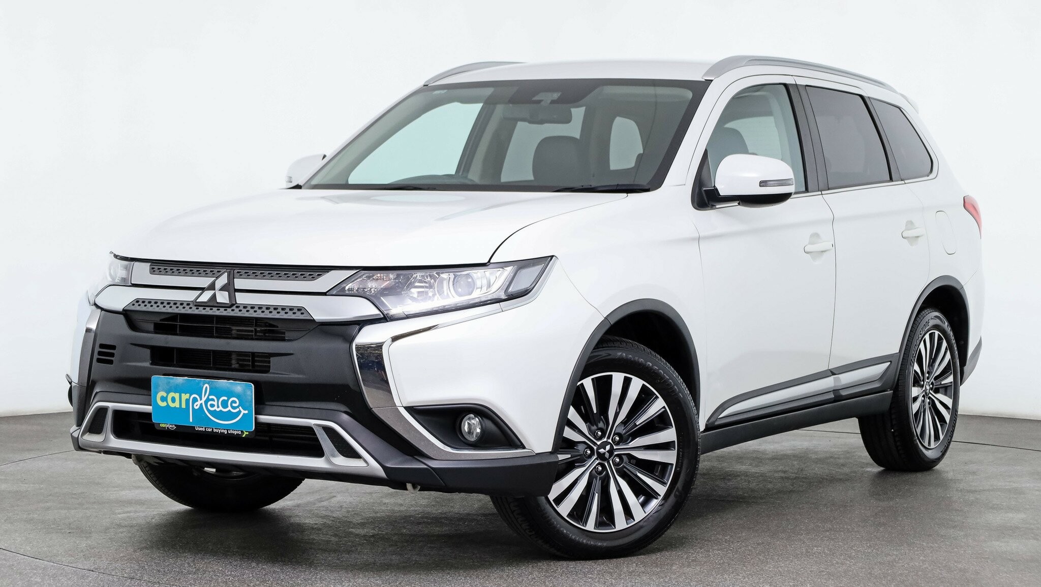 Mitsubishi Outlander image 1