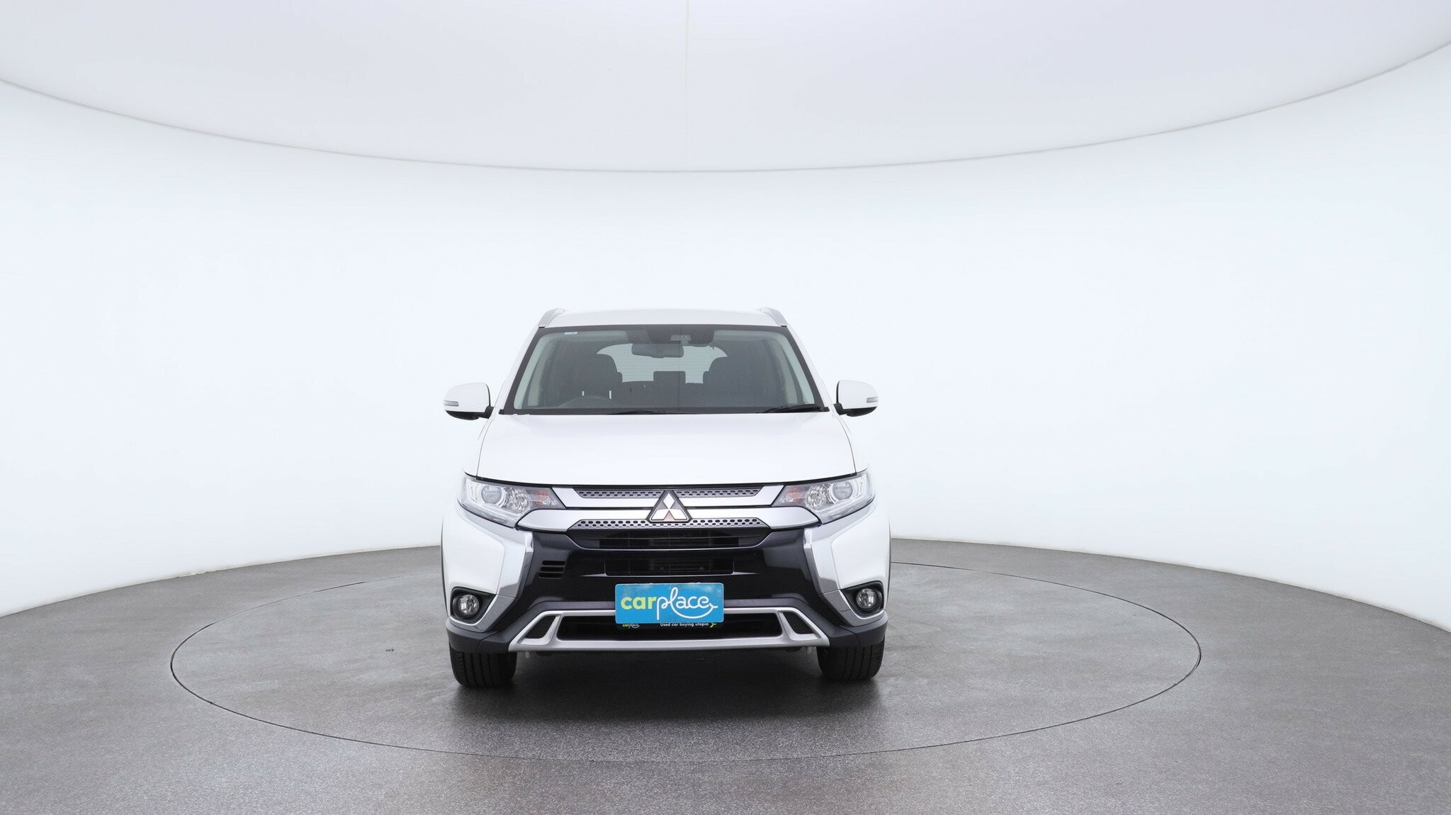 Mitsubishi Outlander image 2