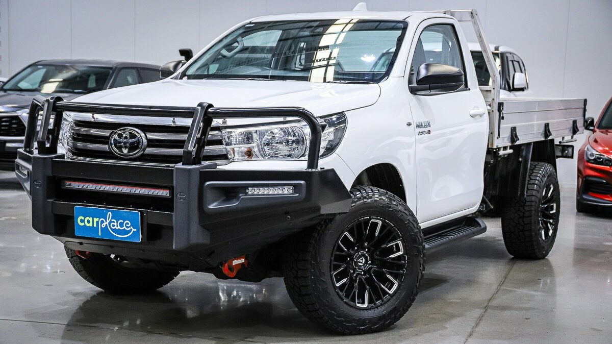 Toyota Hilux image 1
