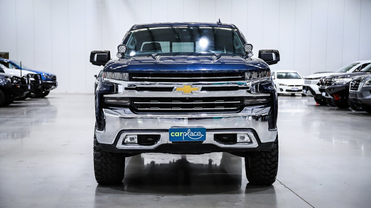 Chevrolet Silverado image 2