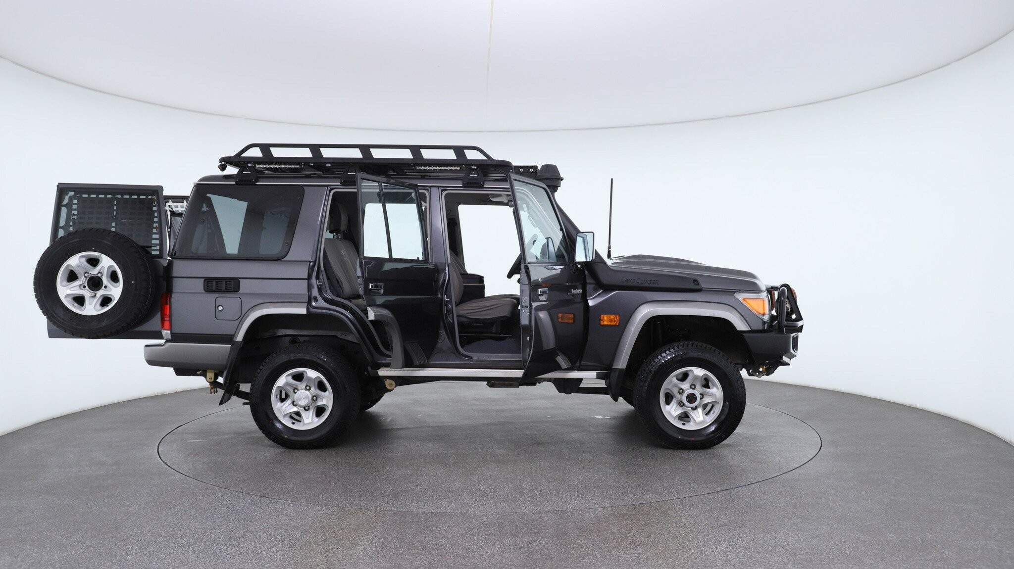 Toyota Landcruiser image 4