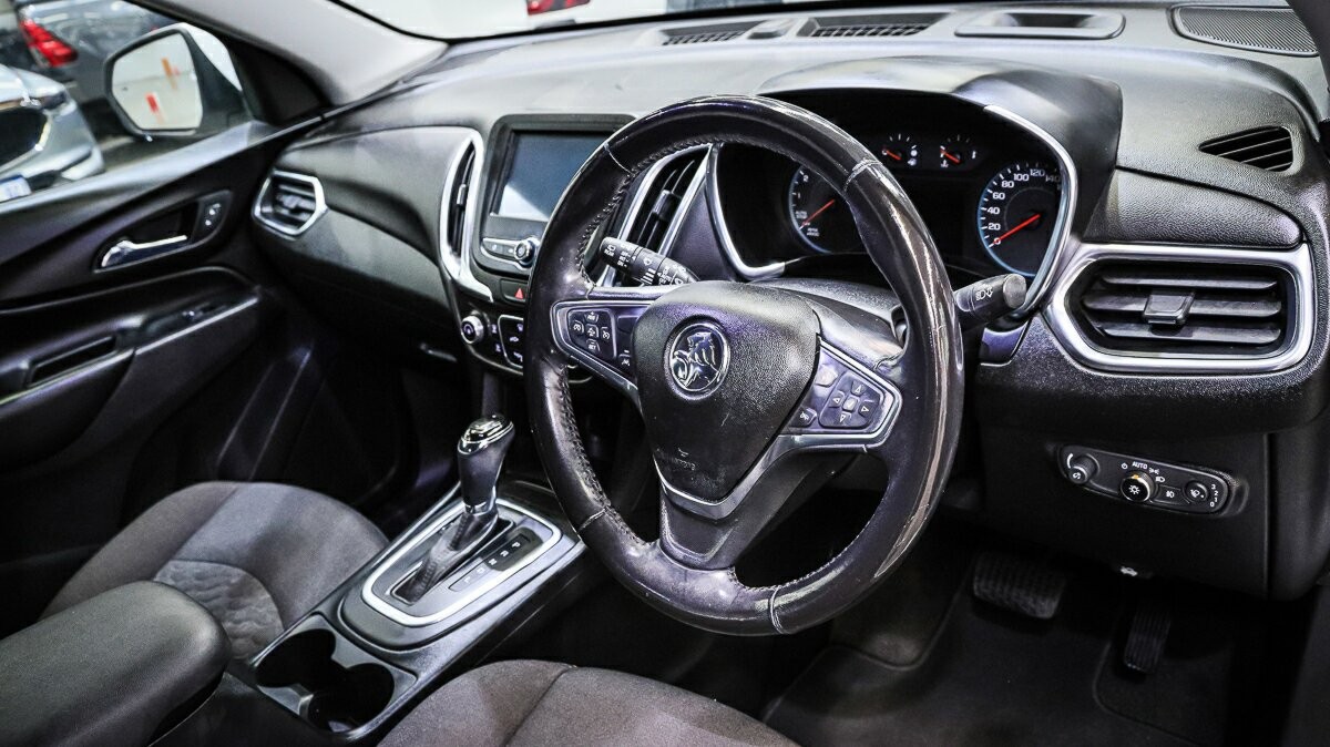 Holden Equinox image 4