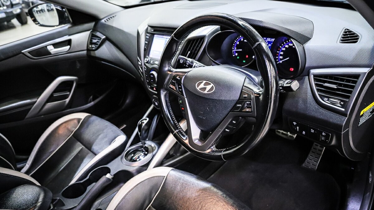 Hyundai Veloster image 4