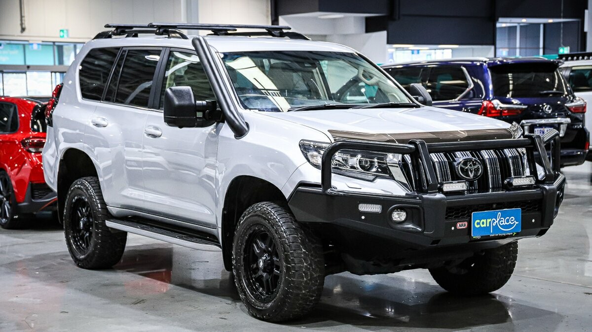 Toyota Landcruiser Prado image 3