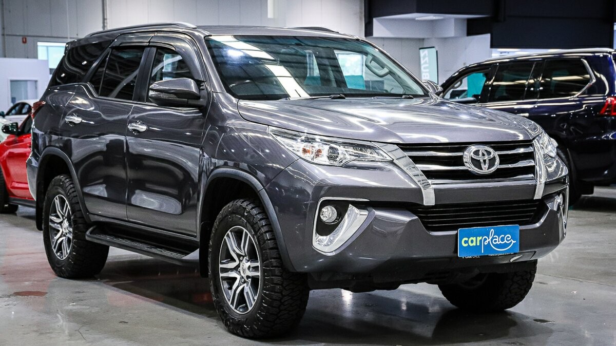 Toyota Fortuner image 3