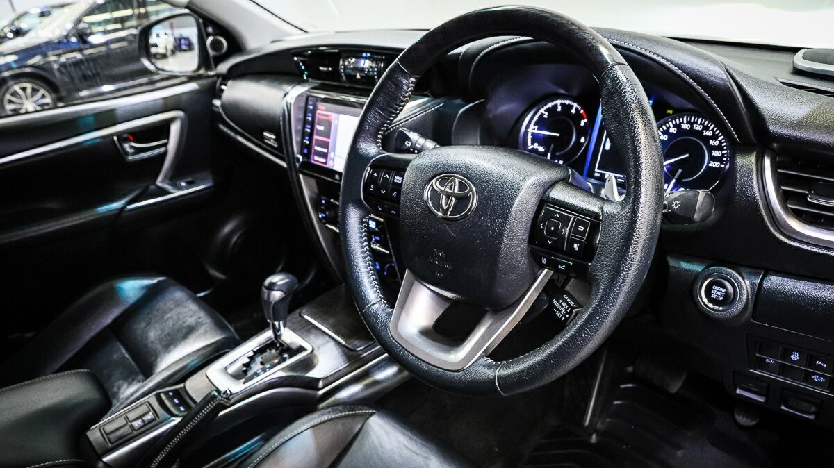 Toyota Fortuner image 4
