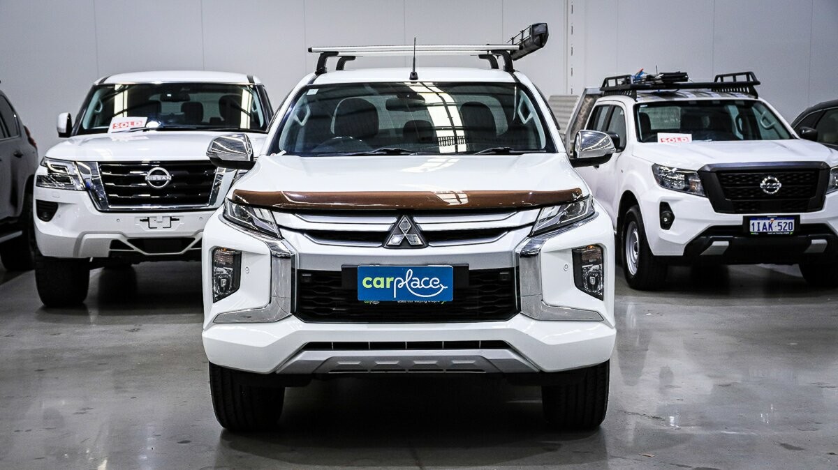 Mitsubishi Triton image 2