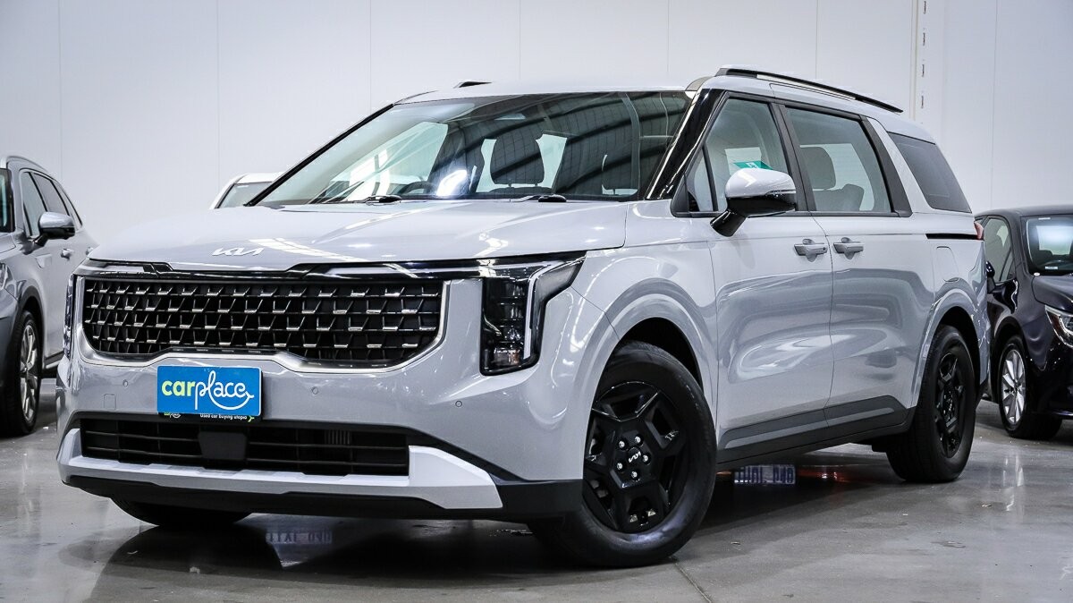 Kia Carnival image 1