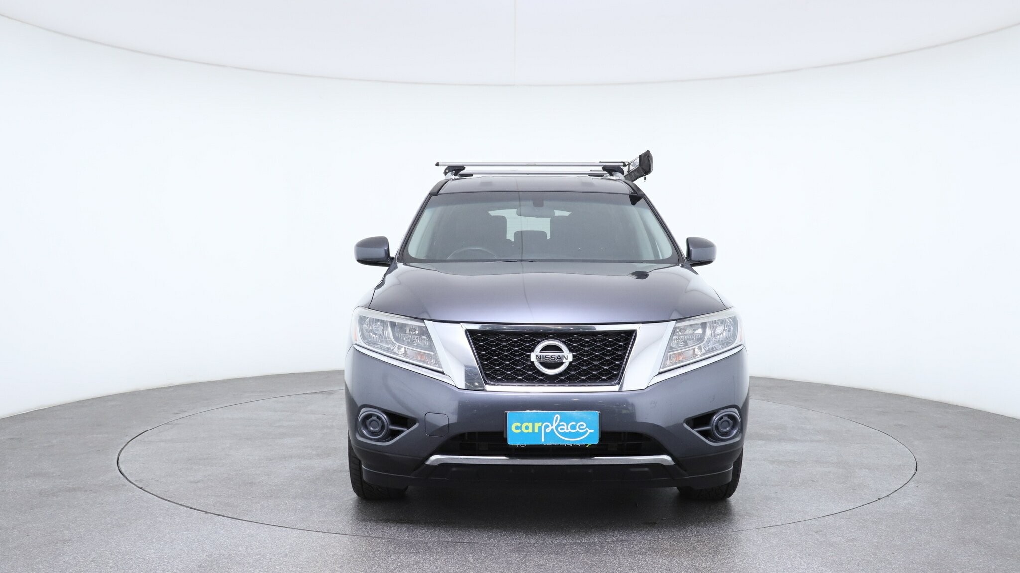 Nissan Pathfinder image 2