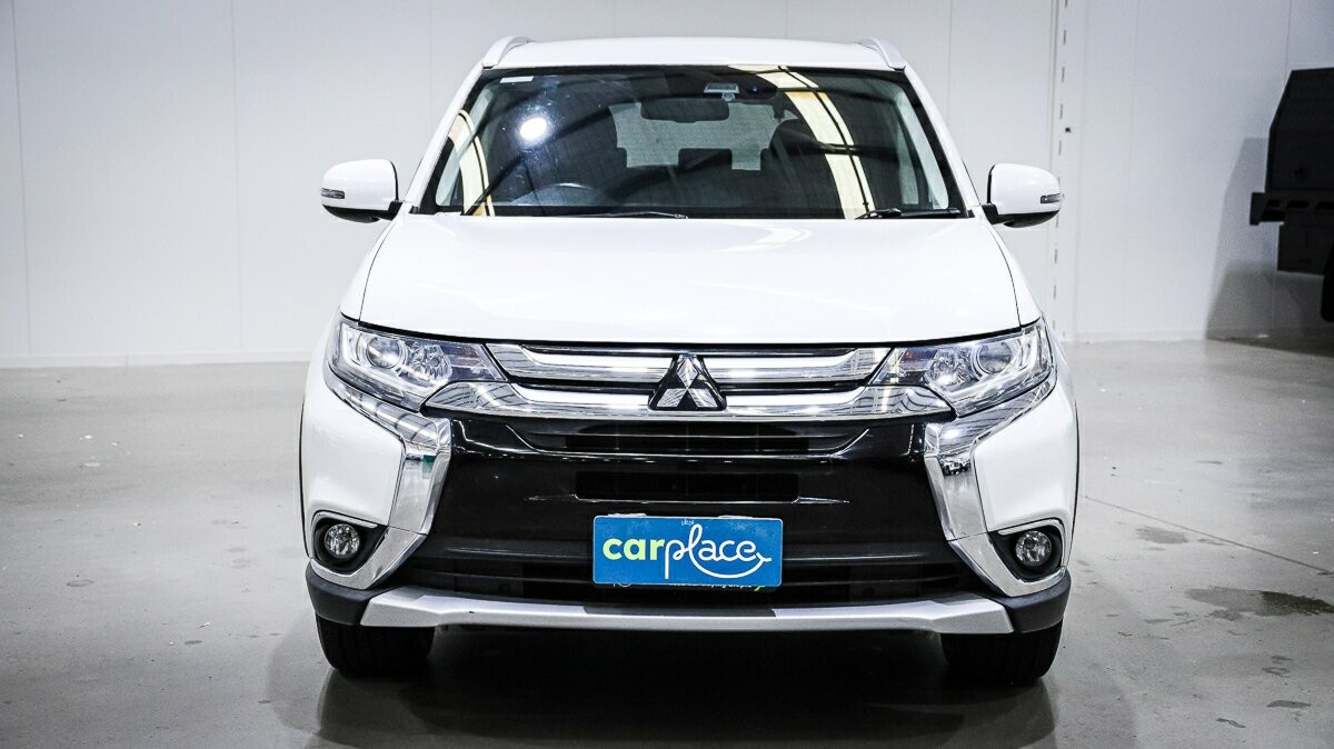 Mitsubishi Outlander image 2