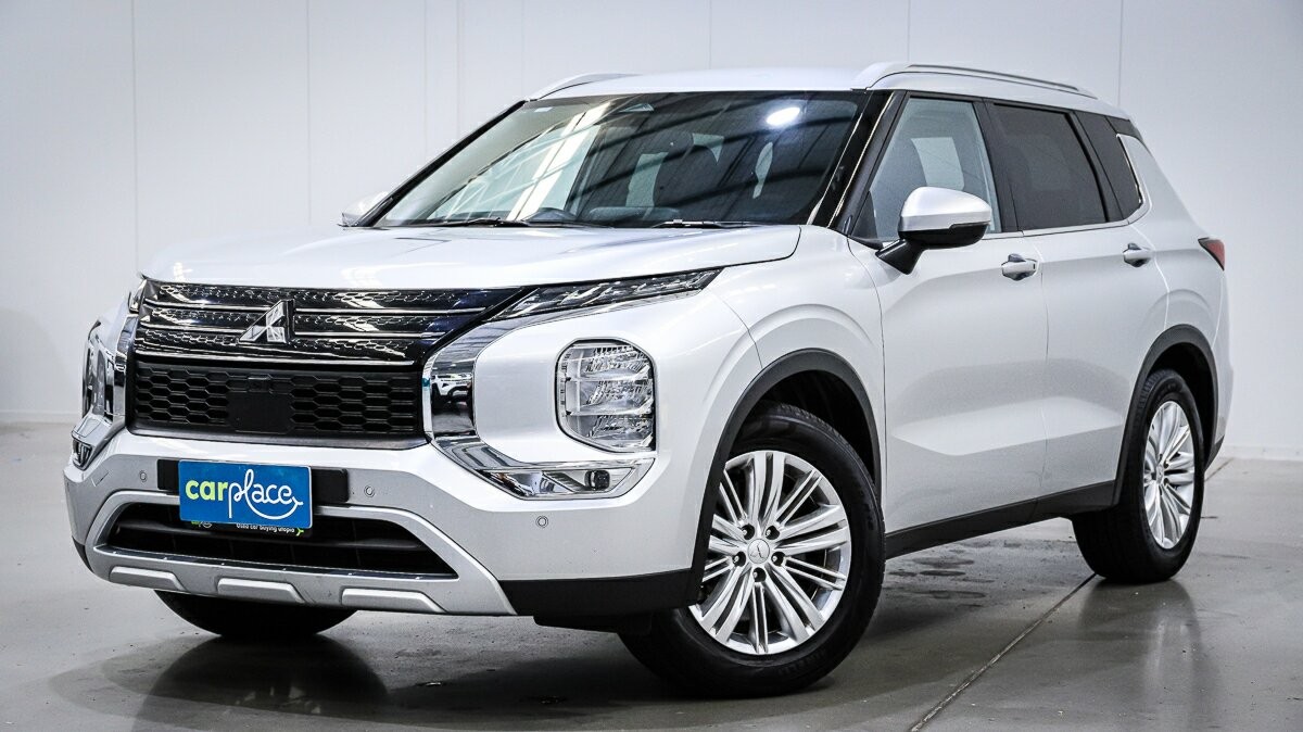 Mitsubishi Outlander image 1