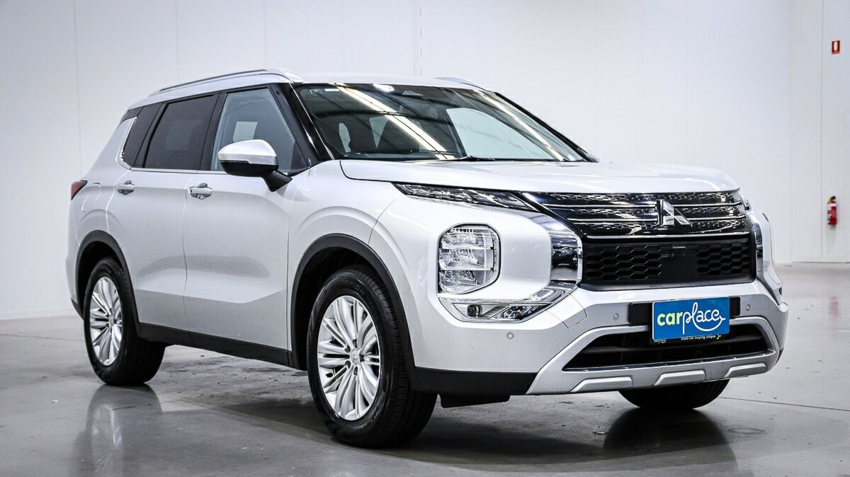 Mitsubishi Outlander image 3