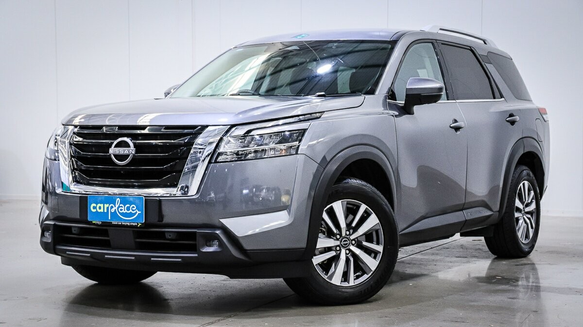 Nissan Pathfinder image 1