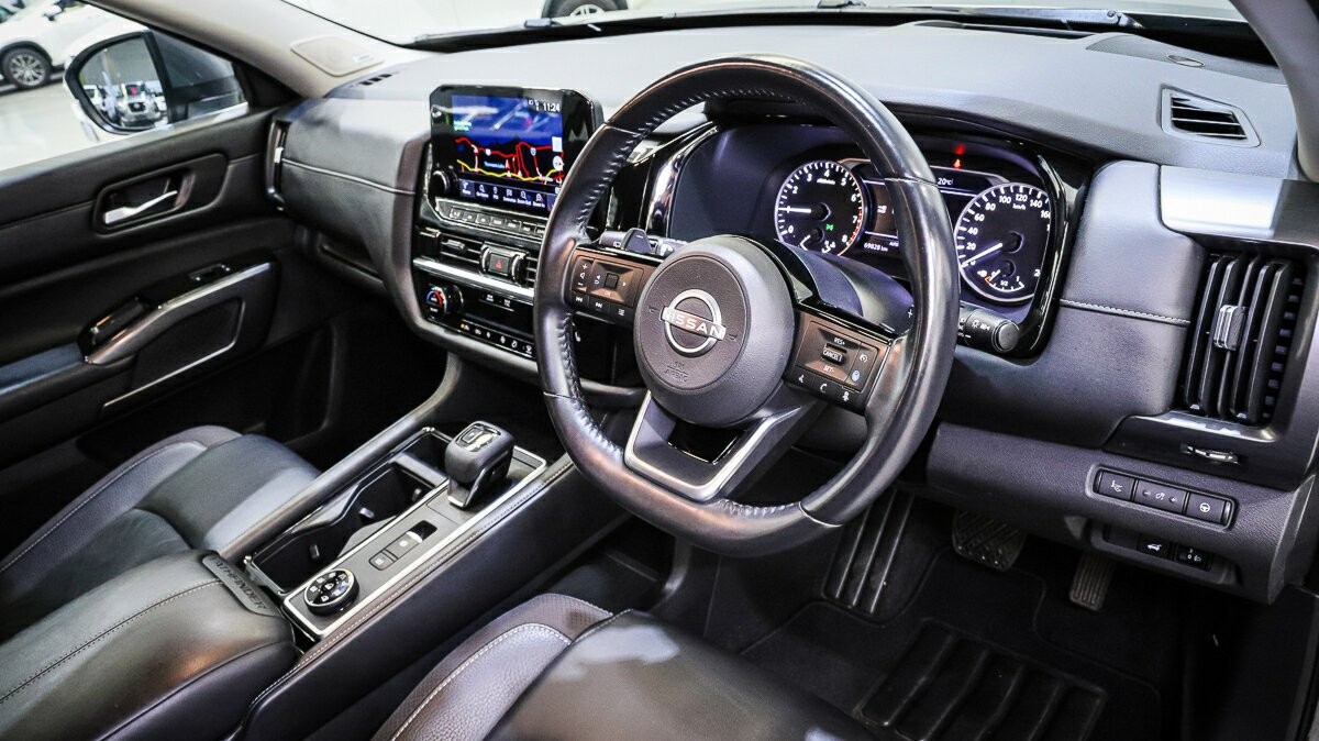 Nissan Pathfinder image 4