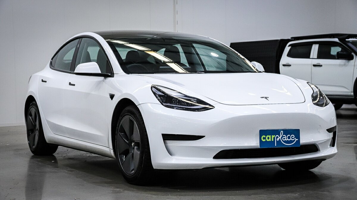 Tesla Model 3 image 3