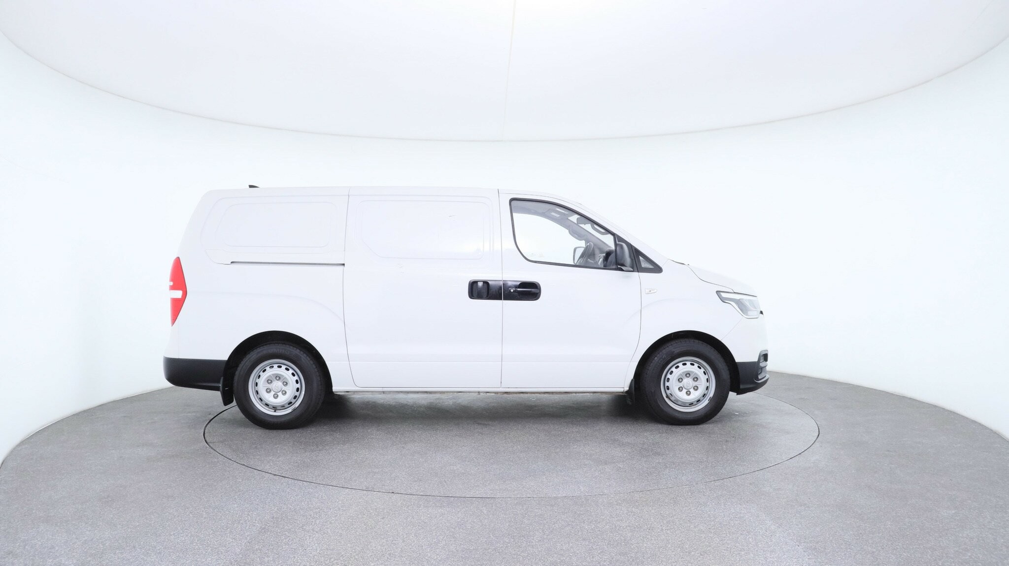 Hyundai Iload image 4
