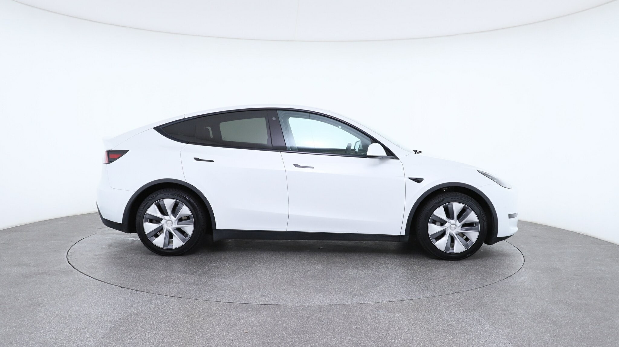 Tesla Model Y image 4