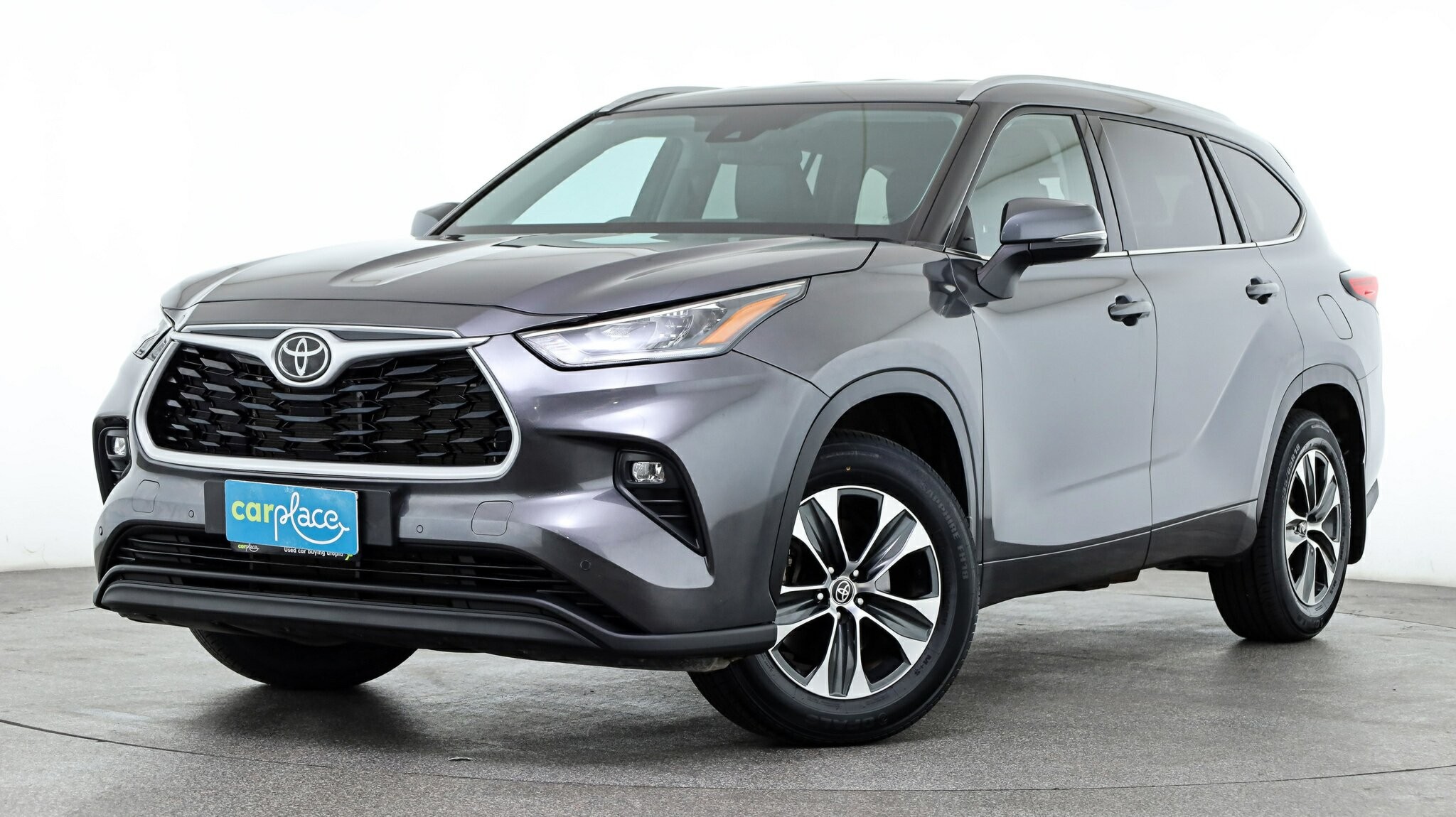 Toyota Kluger image 1