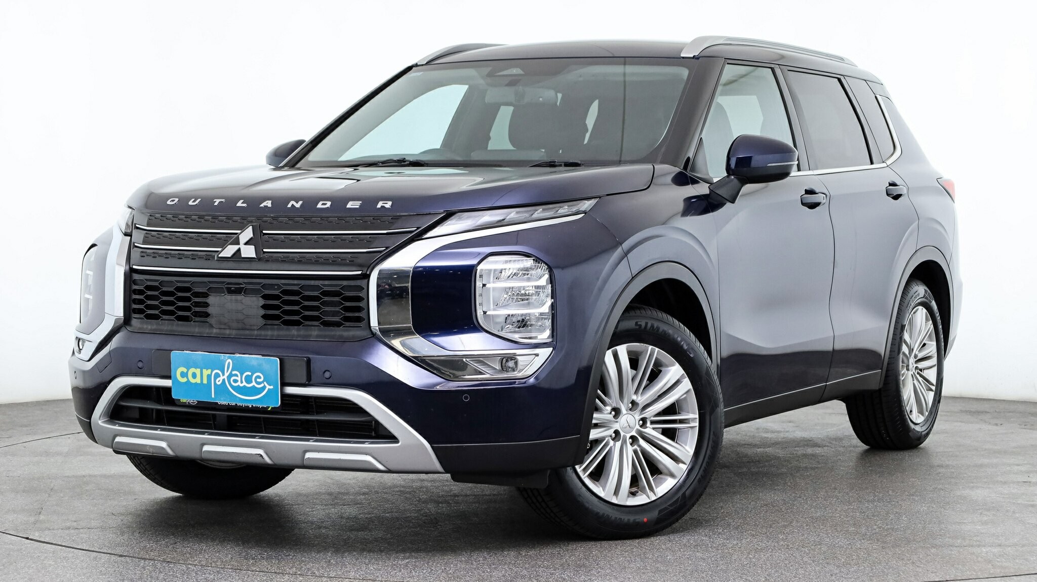 Mitsubishi Outlander image 1