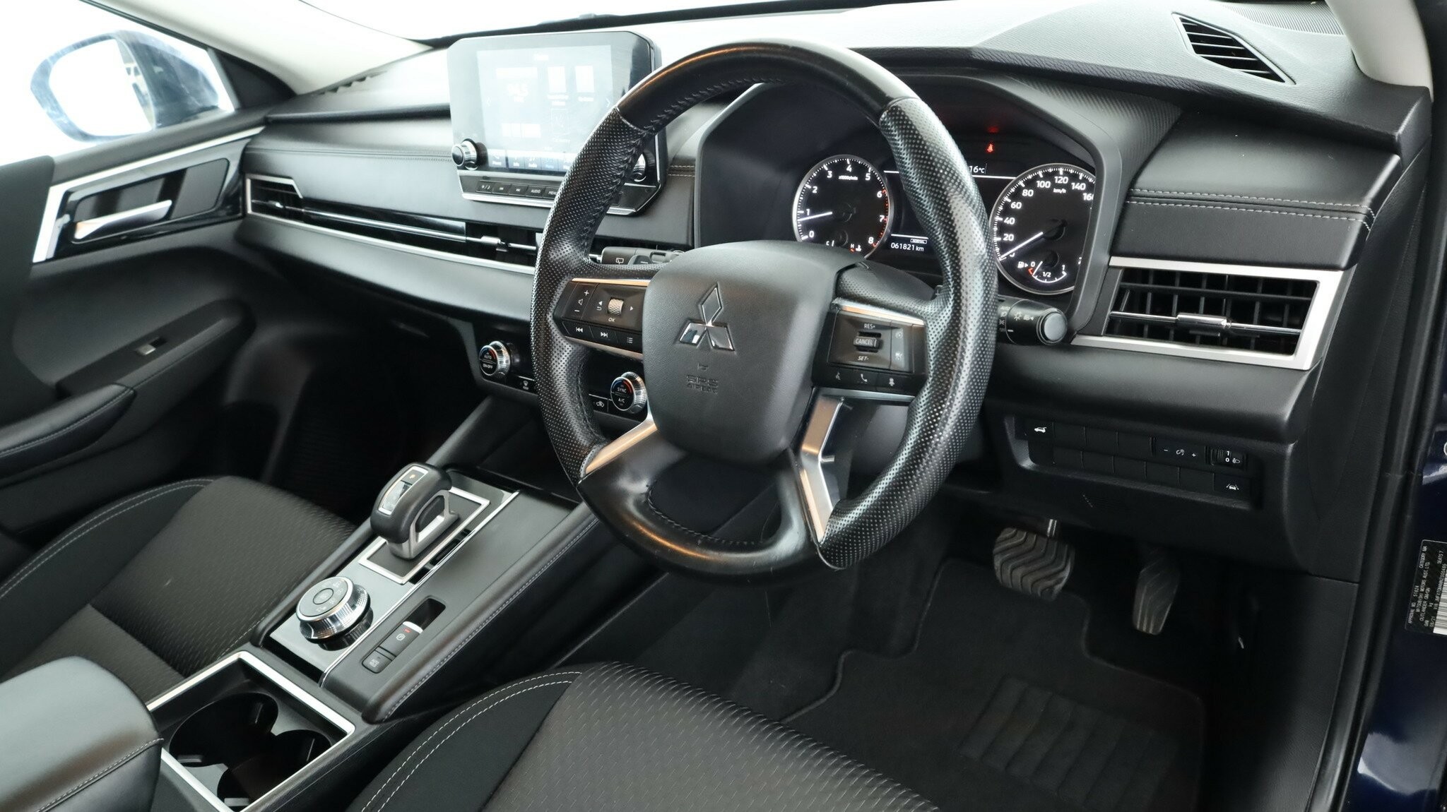 Mitsubishi Outlander image 4