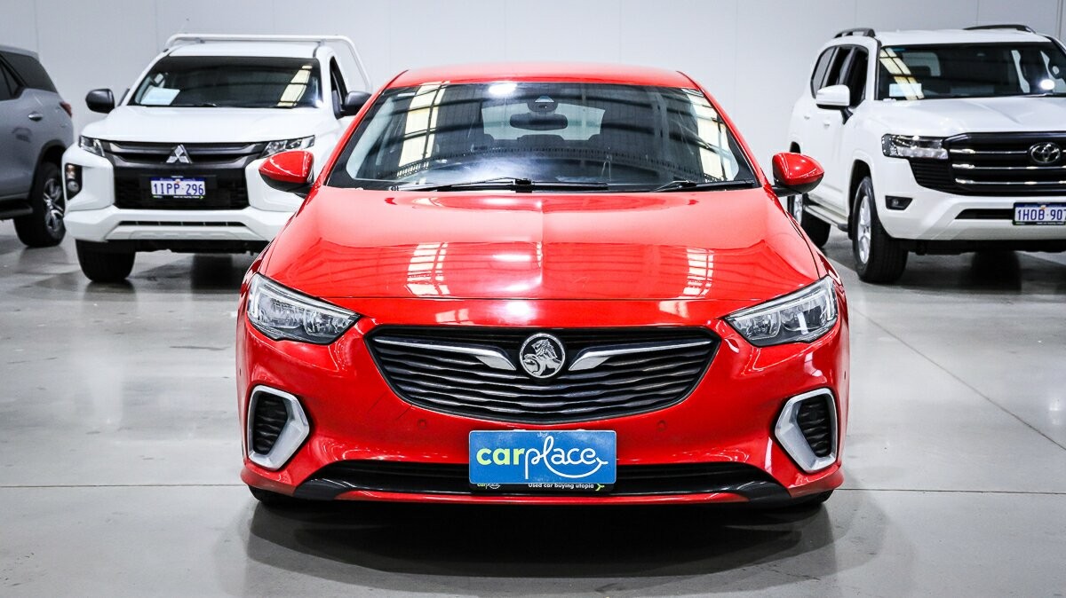 Holden Commodore image 2