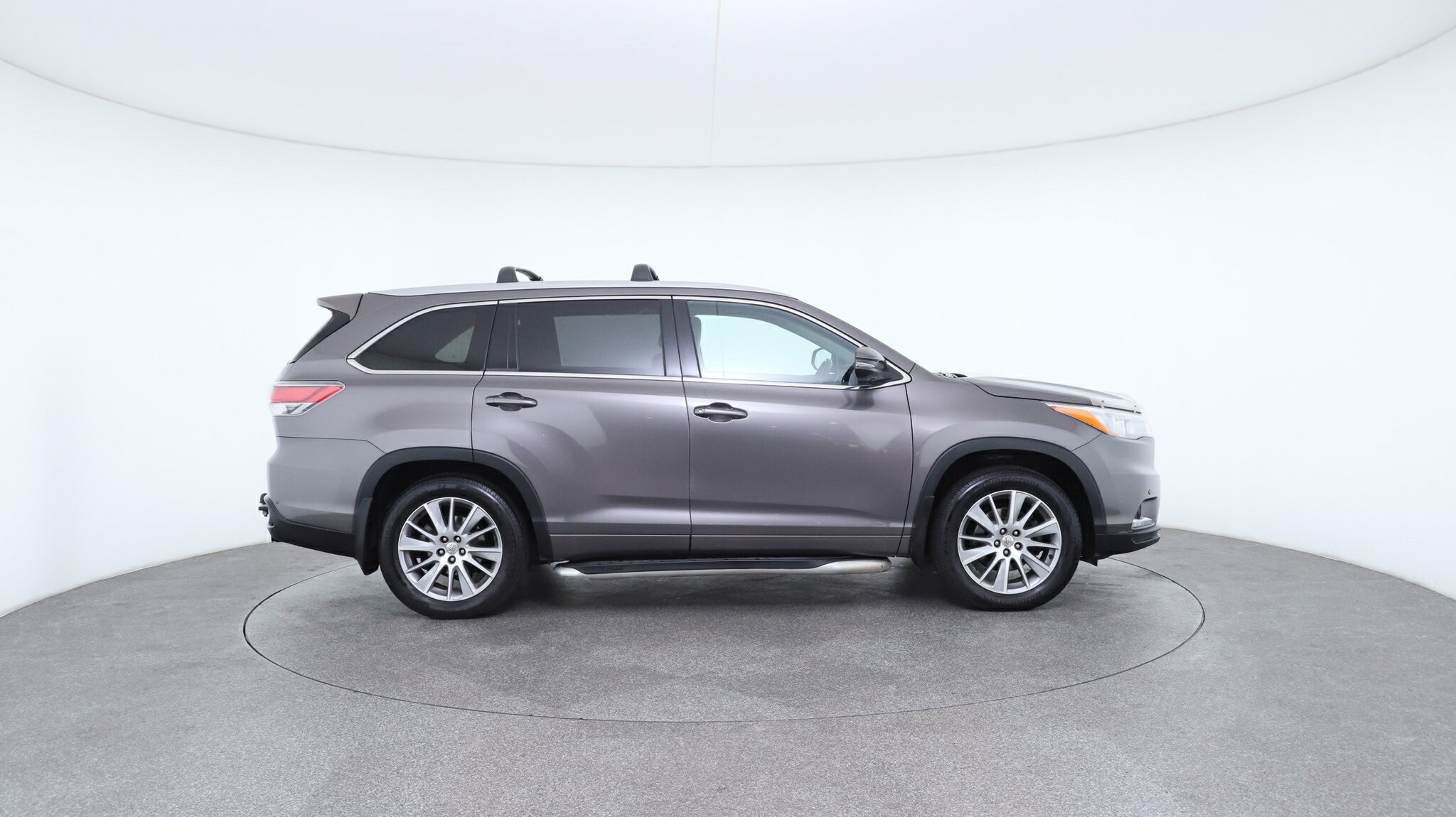 Toyota Kluger image 4