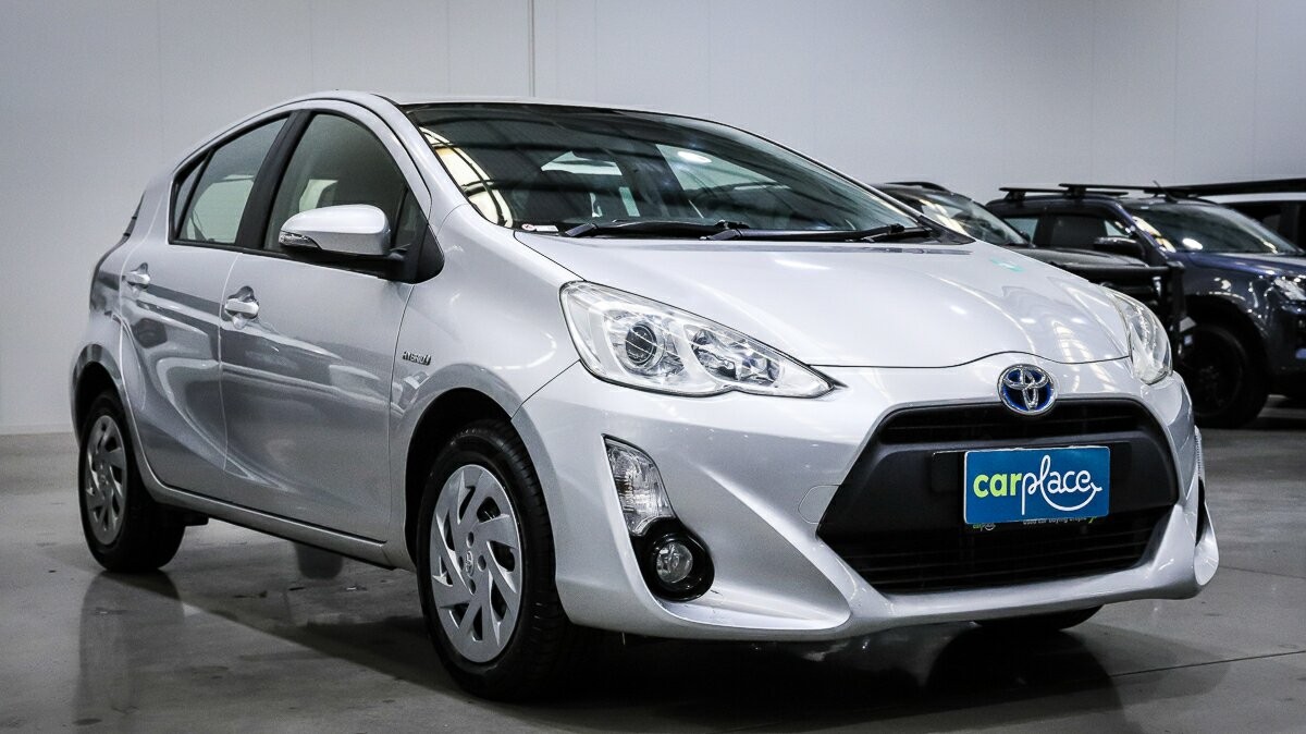 Toyota Prius C image 3