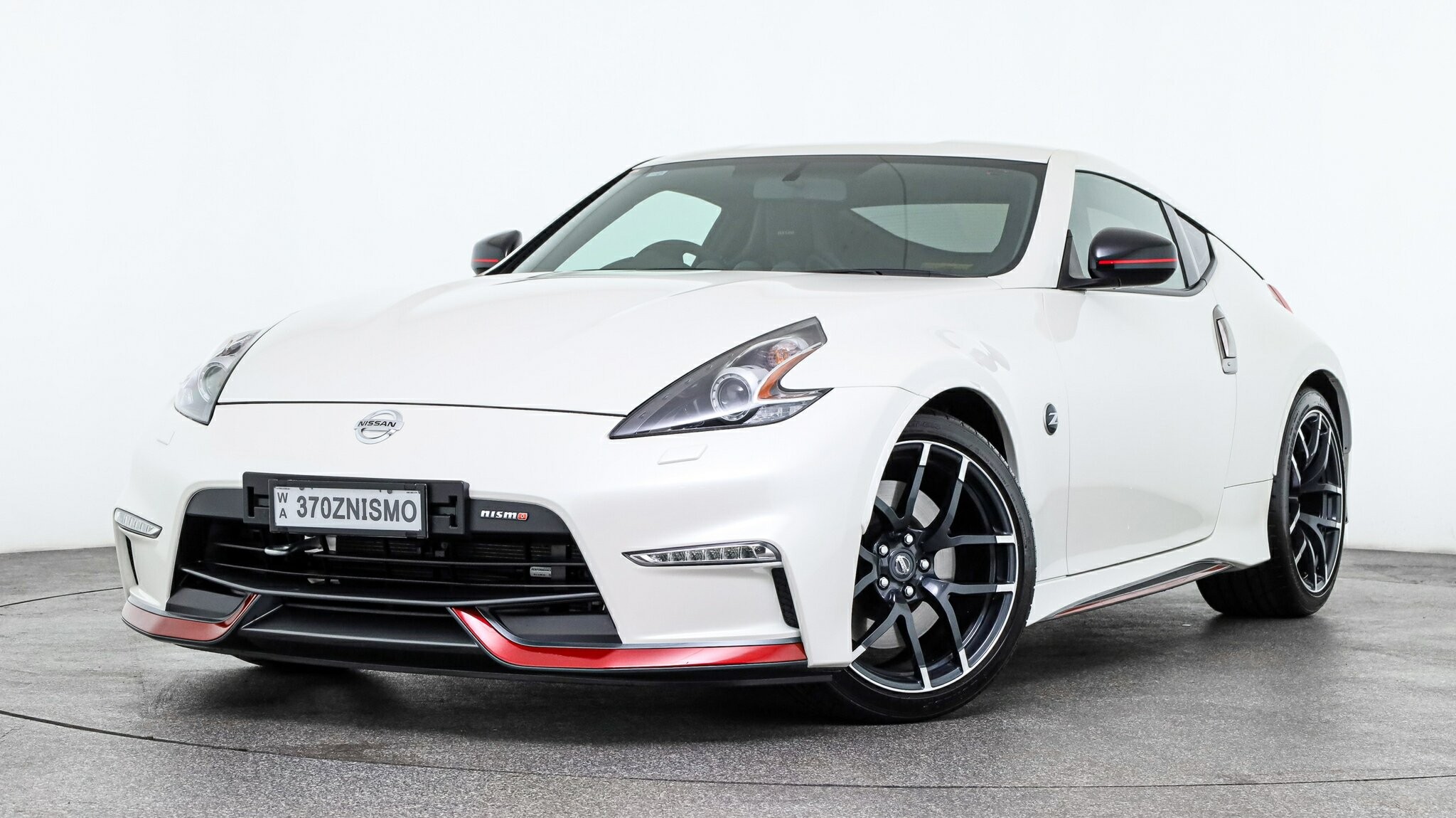 Nissan 370z image 1