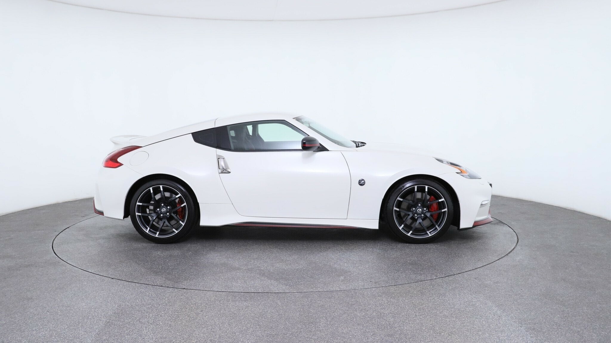 Nissan 370z image 4