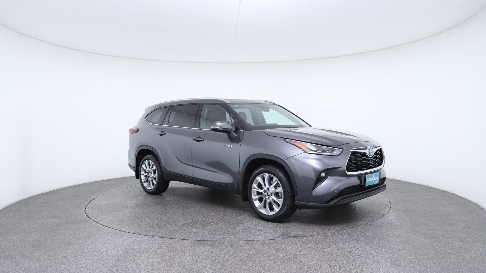 Toyota Kluger image 3