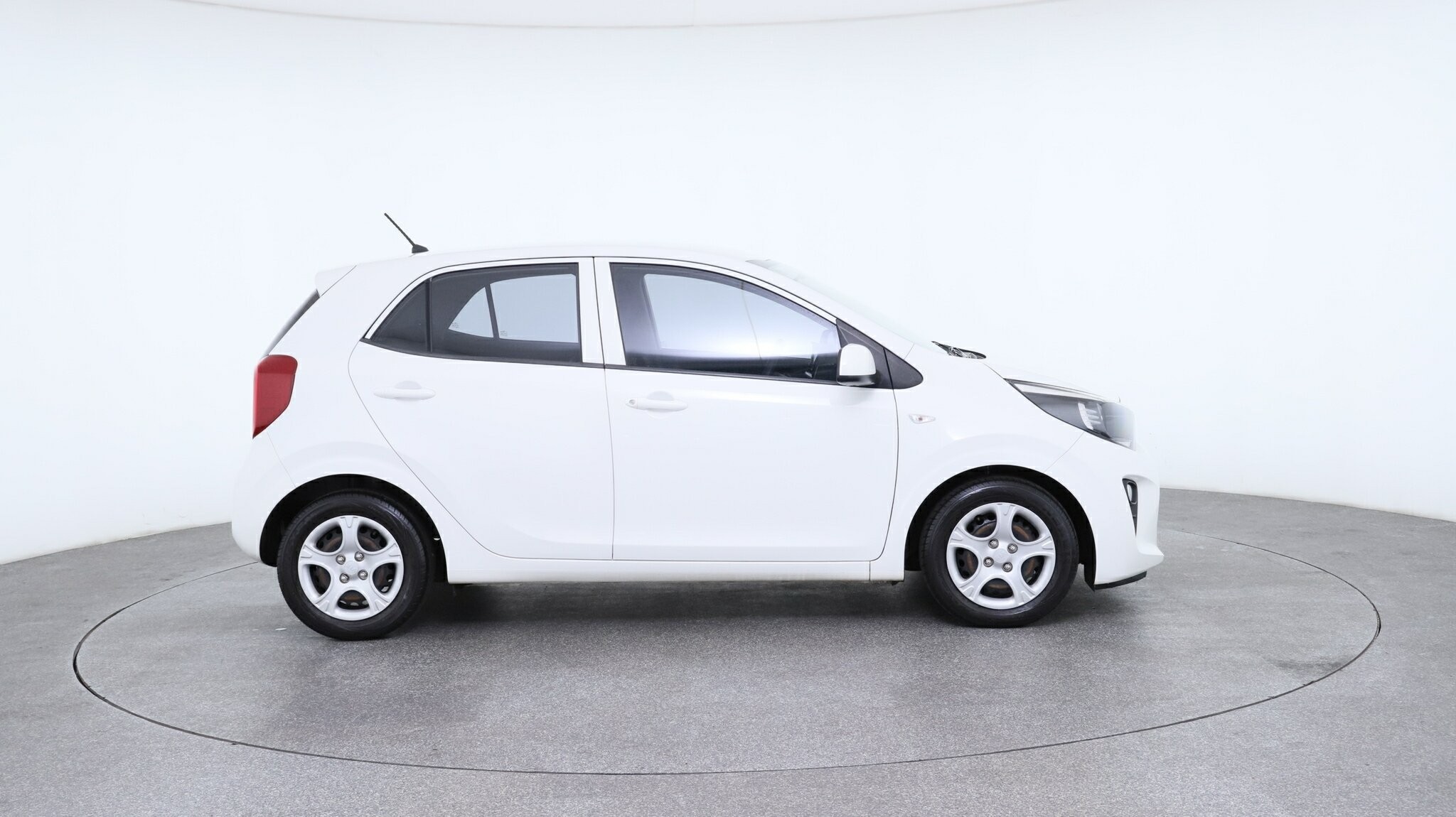 Kia Picanto image 4