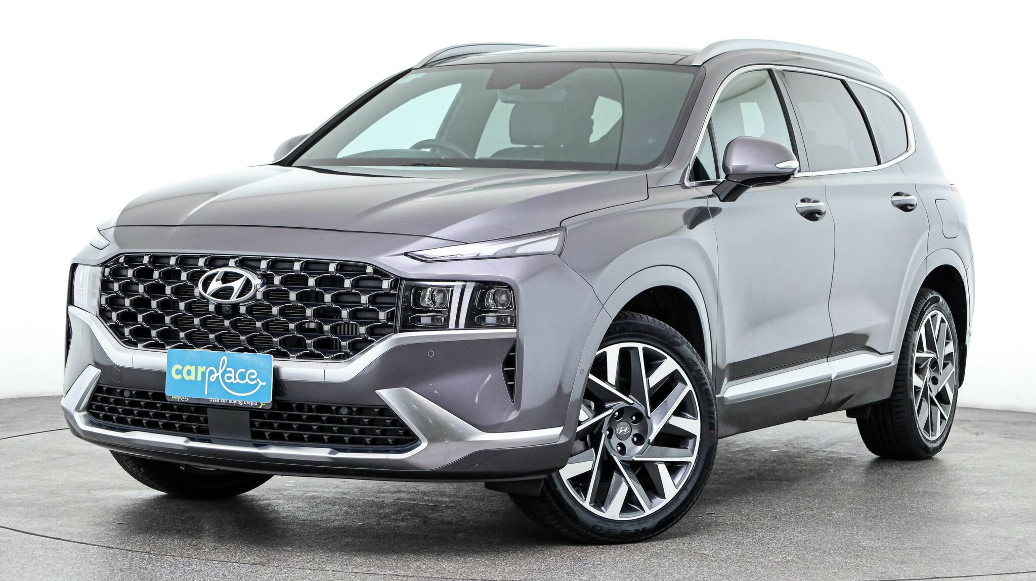 Hyundai Santa Fe image 1
