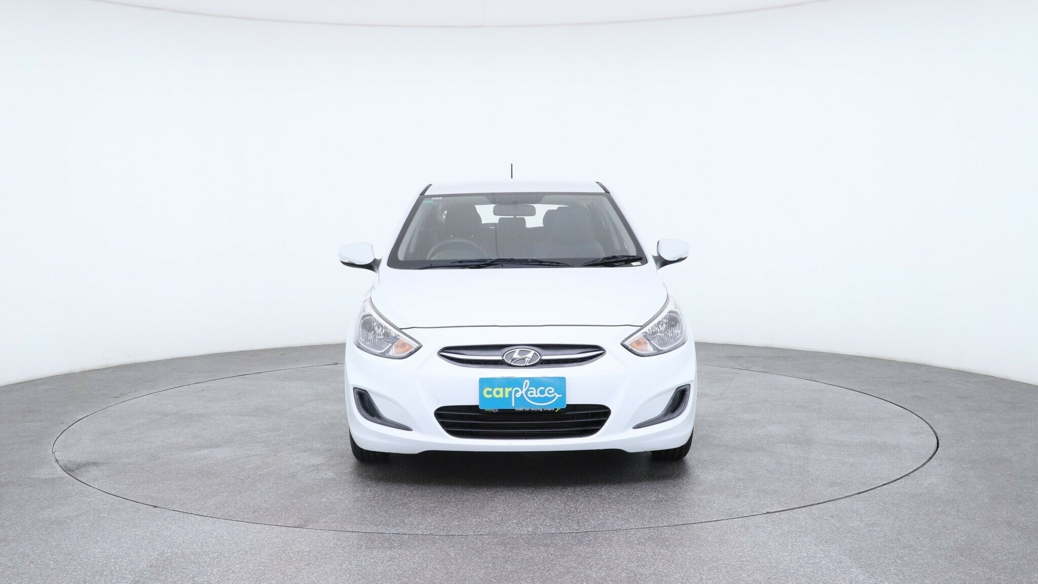 Hyundai Accent image 2