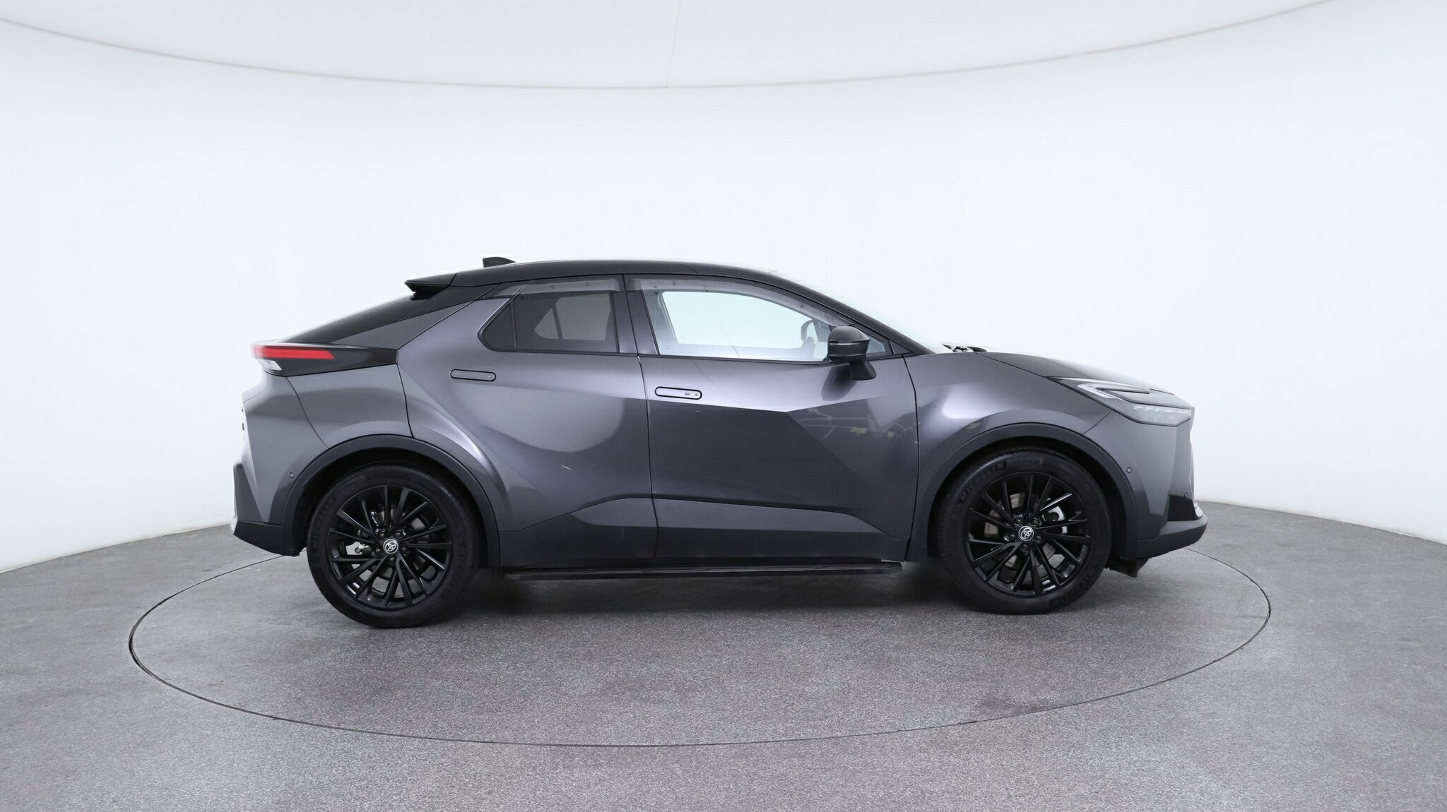 Toyota C-hr image 4