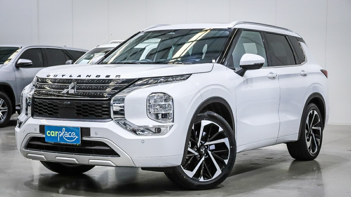 Mitsubishi Outlander image 1
