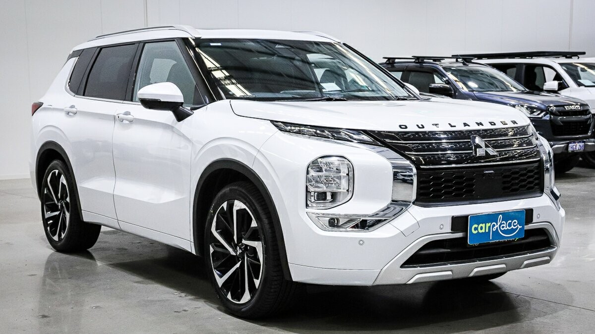 Mitsubishi Outlander image 3