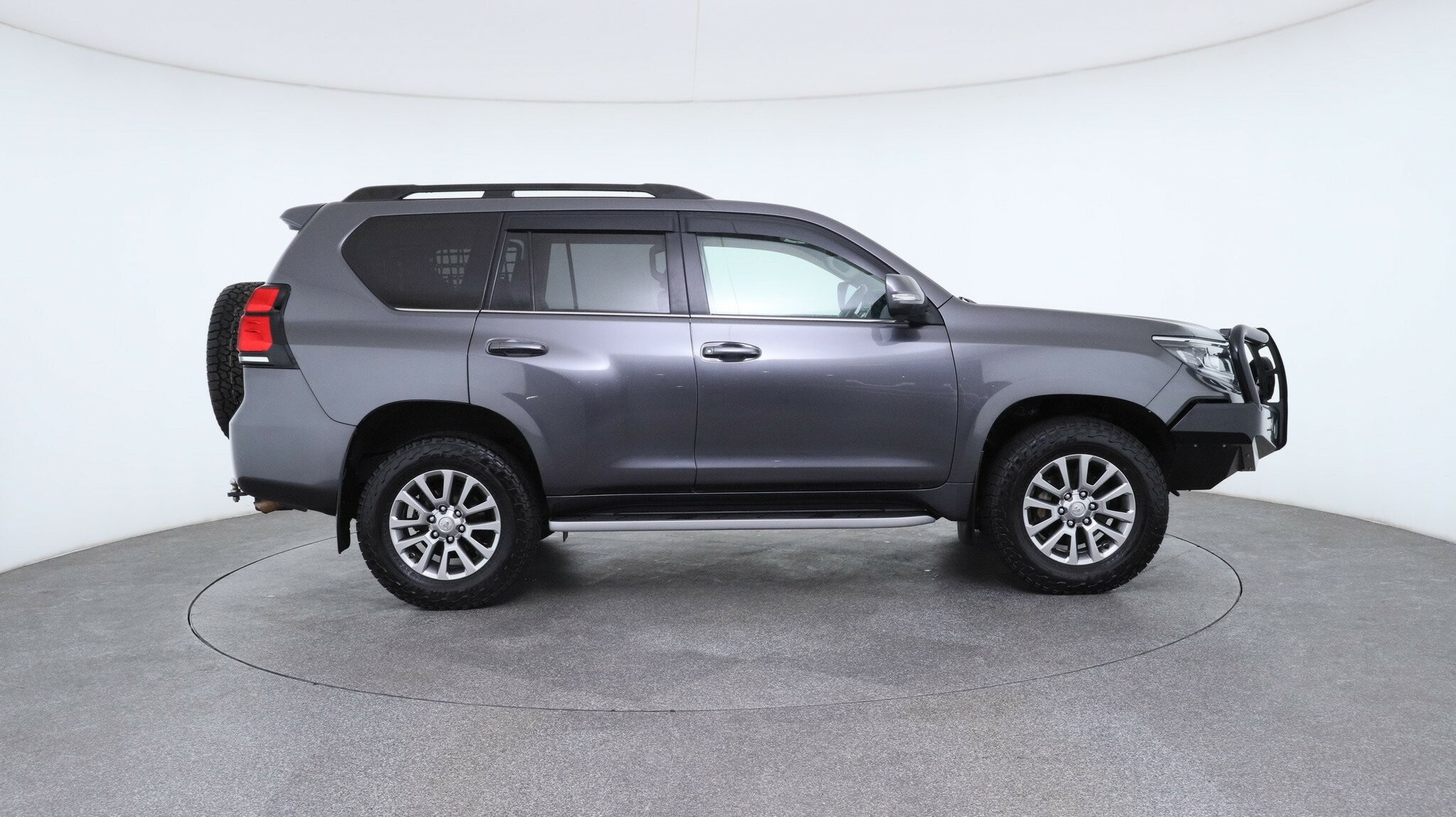 Toyota Landcruiser Prado image 4