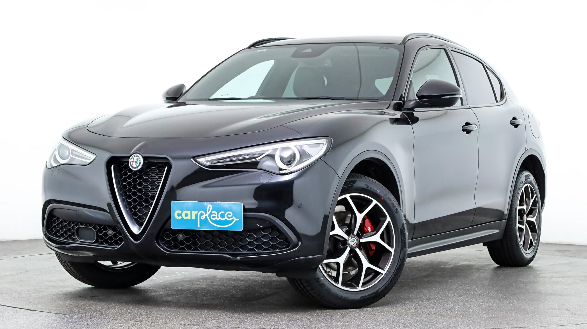 Alfa Romeo Stelvio image 2